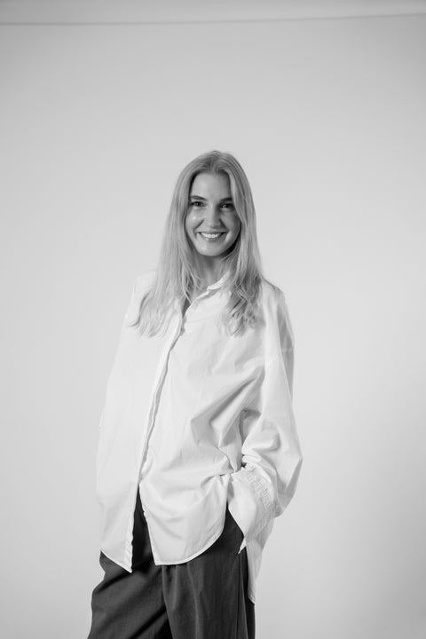 Sarah Strand, Medstifter og agent